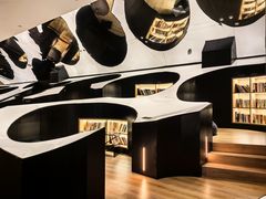 -涨巢·潮玩水疗局