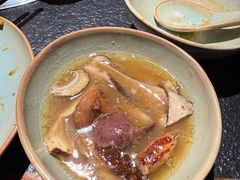 -菌自由丨野生菌火锅特色庭院餐厅(丽江古城店)