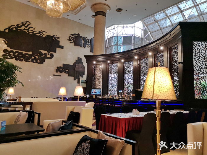 上海齐鲁万怡大酒店·辣椒屋咖啡厅大堂图片