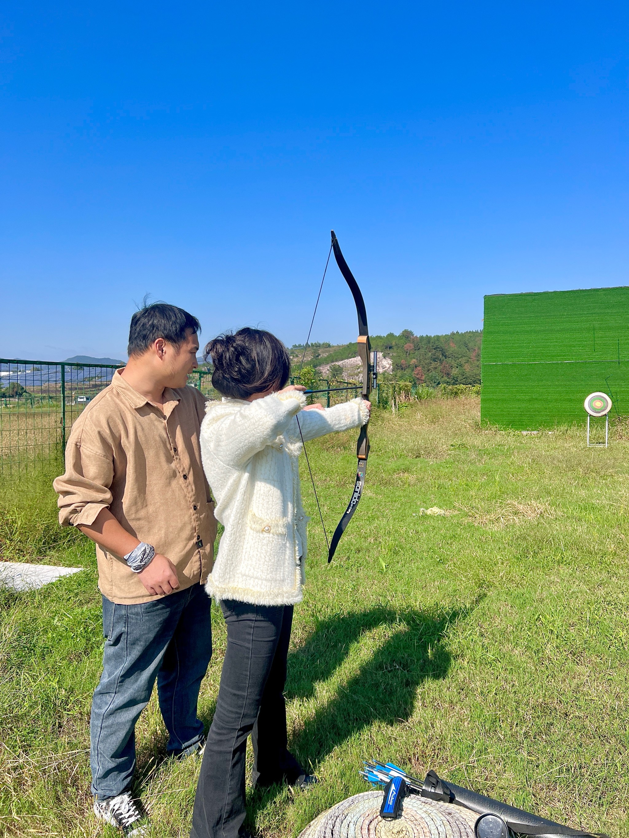 浙江丽水的羊上滑翔伞基地\\n568包含装备