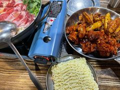 部队锅-MI WU FACTORY米屋美食工厂餐厅(绿地店)