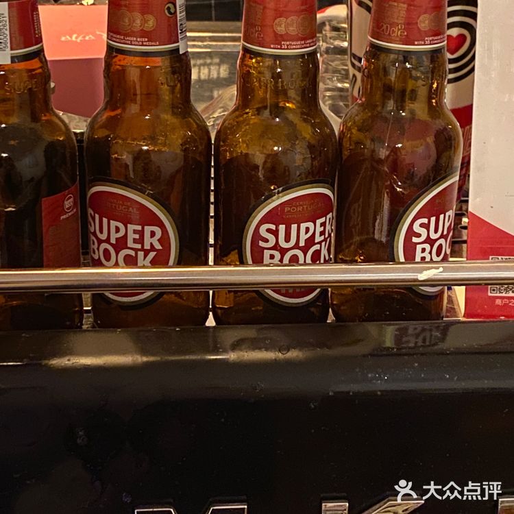 小巷里的新发现！氛围感咖啡店☕️转角咖啡