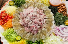 Raw Fish and Shrimp Platter