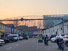 -上海龙吴水胜海发市场