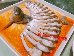 清蒸武昌鱼-莲餐厅·湖北菜·藕汤是头牌(愚园路店)