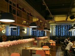 -樱花里音乐餐吧·牛扒椰子鸡(东圃店)