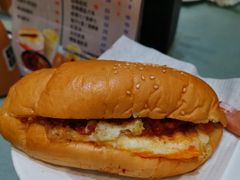 招牌咸牛肉芝士猪仔包-华嫂冰室(尖沙咀店)