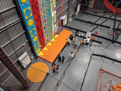 -极限PLAY运动娱乐新世界·团建派对潮玩休闲馆·室内蹦极高空游乐园