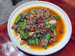 小炒黄牛肉-芦茨金富饭庄·25年老字号·专做稻草鸡