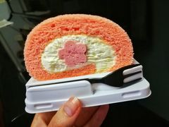 粉樱草莓蛋糕卷-全家便利店(花园路店)