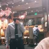 已经连续三天吃火锅冒菜，我爽的不行，也辣的不行