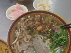 -花溪牛肉粉(八鸽岩店)