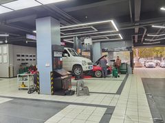 -哈贝卡汽车服务连锁(硕士路店)