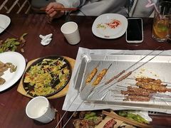 -三个大叔烤羊肉串·歌手驻唱·碳烤鲜肉(西三旗店)