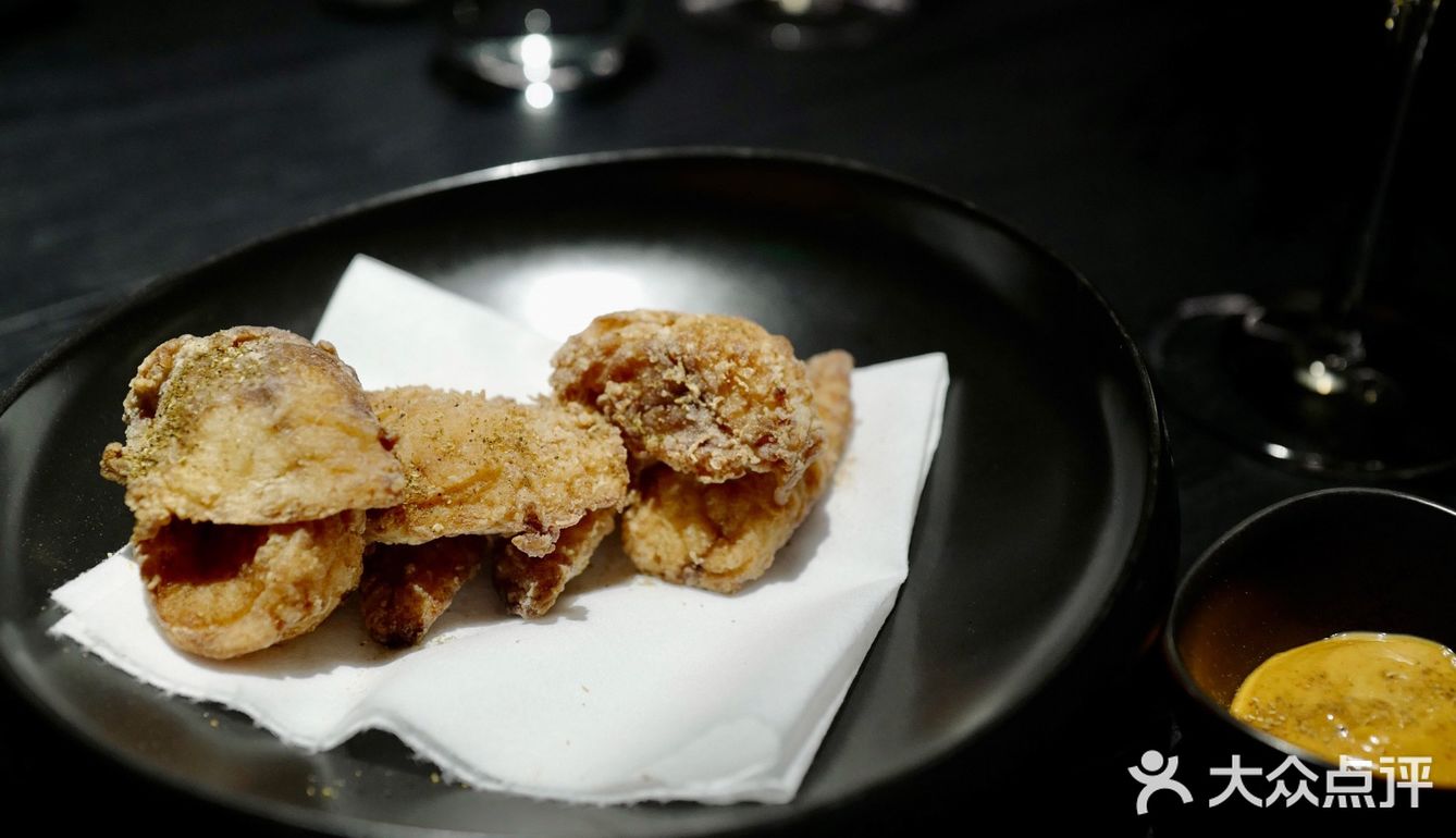 小酒馆｜Charcoal 三里屯幸福里bistro