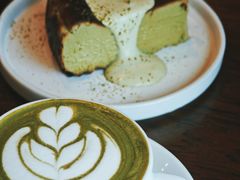 -Chom Cafe and Restaurant