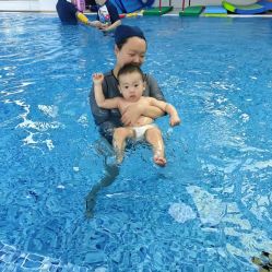 -月儿湾儿童游泳成长中心