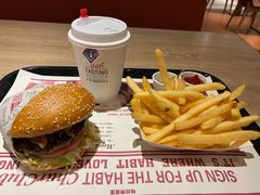 -The Habit Burger Grill 哈比特汉堡(复兴soho店)