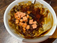 碎花冰粉-四小区火锅·巷子里的重庆火锅(花照壁店)