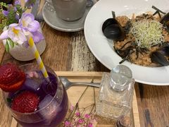 -FLOVIE FLORIST CAFE