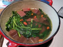 春季头茬韭菜猪红-维园悦谱·海派家常菜(乌鲁木齐南路店)
