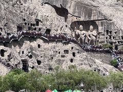 -龙门石窟