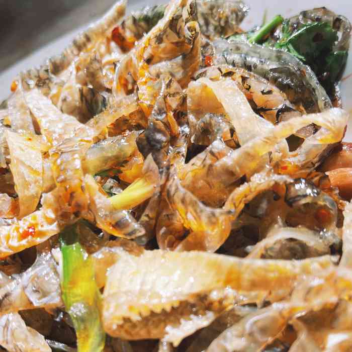 秦记南岗鱼锅(棠东店)-"[薄荷]环境:店面就在路边,很容易看到.