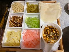 -野山舂·贵州现舂酸汤牛肉(民生路店)