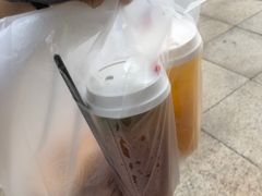 -顶东面包花园·生日蛋糕(世博店)