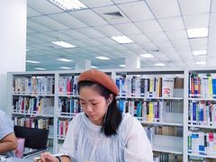 -秦皇岛职业技术学院图书馆(佳苑小区北)