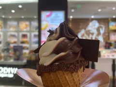 巧克力香草混合甜筒-GODIVA(海岸城店)