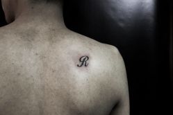 背部-怪咖纹身刺青