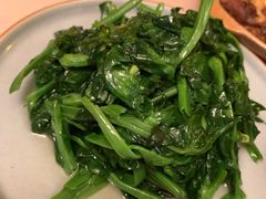 清炒豆苗-龙门阵茶屋川菜馆(武康路店)