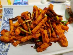 香辣藕条炒牛干巴-云海肴·汽锅鸡·云南菜(美罗城店)