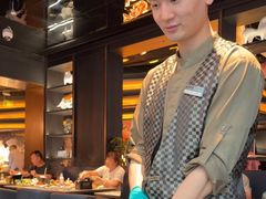 -雍容荟帝王蟹活龙虾展台自助(IFS黑金店)