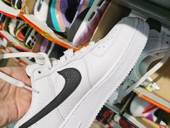 -NIKE上海青浦优选体验店