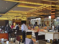-大中华希尔顿酒店-念自助餐·嗨啤·小龙虾