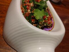 酸辣炝秋葵-泡桐树孙二娘私房菜