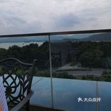 基本上喝茶为主，大夏天的露台太热了