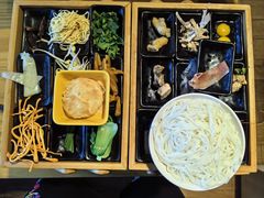 羊肚菌·传统过桥米线-勺子米线·云南传统小吃市集(四方街店)