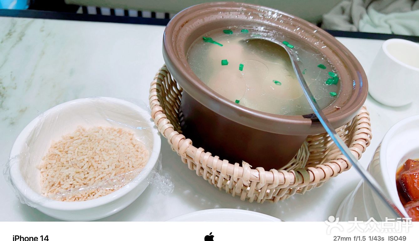 开在家门口的商场，第一次来就吃小菜园[调皮]