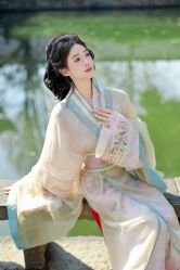 -一揽芳华汉服旗袍体验馆(拙政园店)