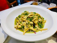 -阿瓦山寨·湘菜现炒·剁椒鱼头王(咸阳总店)