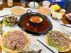 -乡土特色.冷锅鱼.牦牛肉汤锅