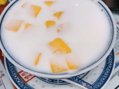 椰汁芒果芋圆-赵氏传承特色牛奶甜品店(达明店)