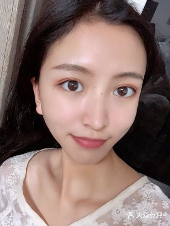 拉低个人整体的颜值气质。对此