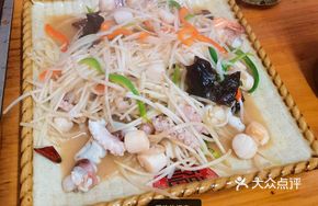 Stir-fried Bean Sprouts with Clams and Octopus