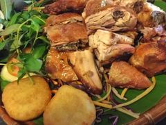 -Cuc Gach Quan Restaurant