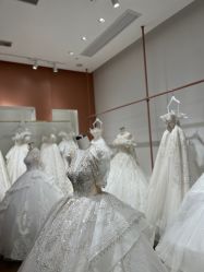 -派丽莫Pellimo原创设计婚纱品牌