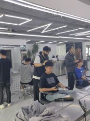 -宫铭烫发染发接发店